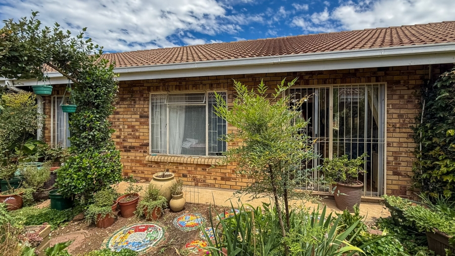 2 Bedroom Property for Sale in La Hoff North West